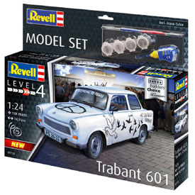 Revell Trabant 601S "Builder's Choice" Model kit Auto 1:24, 138 dielov + farby + lepidlo + štetec