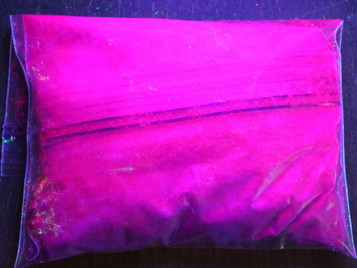 Fluorescenčný ružový pigment
